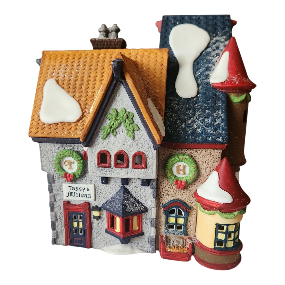 Tassey's Mittens & Hassels Woolie's Vintage North Pole Series Lighted House 1991